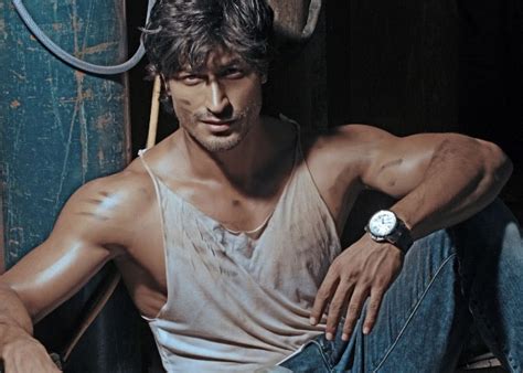 Vidyut Jammwal Thrills With Jaw Dropping Stunts In Commando