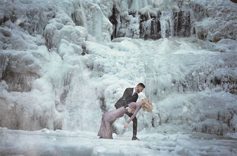 Tennessee Couple Take Stunning Engagement Photos At Frozen
