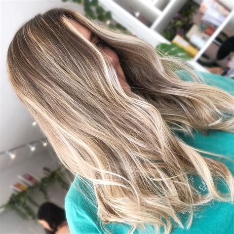 What to know before you balayage your hair - Reader's Digest