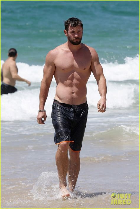 Chris Hemsworth Goes Shirtless Bares Ripped Body In Australia Photo 3972247 Chris Hemsworth
