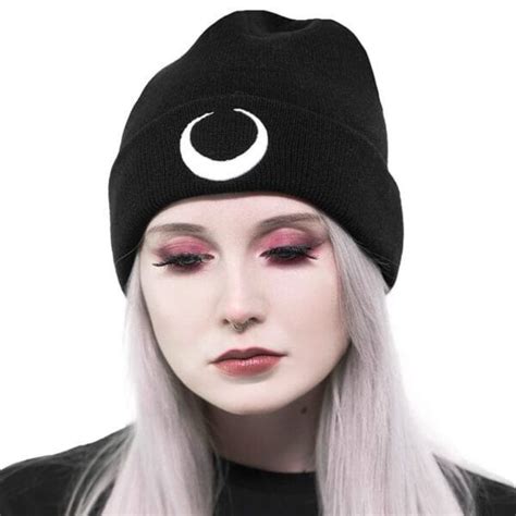 Luna Beanie With Embroidered Crescent Moon Killstar Vampfangs®