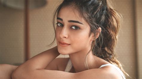 Ananya Panday On Her Approach To Beauty “i Love Being That Glamorous