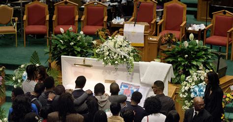 Freddie Gray Funeral In Baltimore Highlights Police Tension Cbs News