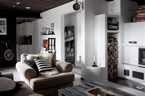 Elegant Black And White Interior Design With Comfortable