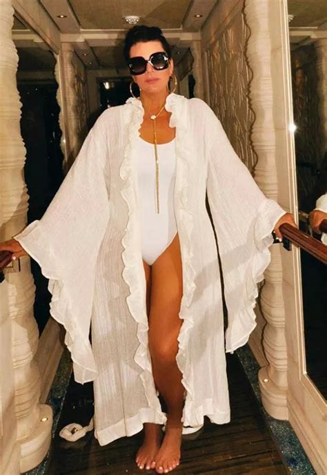 Kris Jenners Most Sizzling Snaps As The Ageless Beauty Celebrates Turning 66 Best Celebrity News