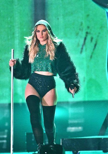 | süße nachrichten von der girlgroup little mix: Pin by AALIYAH on LITTLE MIX in 2020 | Perrie edwards ...