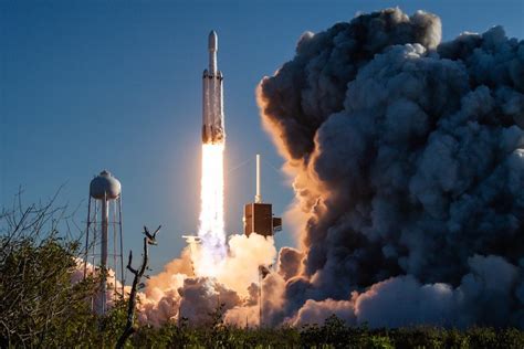 After A Three Year Wait Spacexs Falcon Heavy Could Launch Again Later