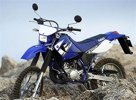 The engine is always ready to respond with strong passing power, even with a passenger and full load of luggage aboard. Moto trail Yamaha DT125R: Precio, Fotos y Ficha técnica ...