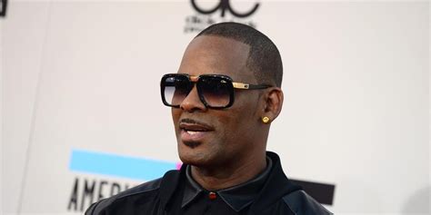 R Kelly Jailed In Nyc As He Awaits Sex Trafficking Trial