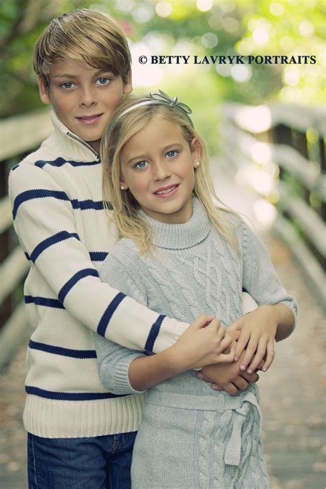 Pin By Misty Lowe On Sibling Photography Brother Sister Pictures