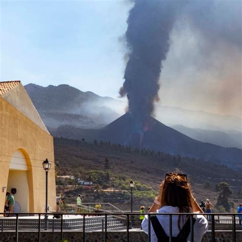 New River Of Lava Threatens More Buildings On La Palma Following