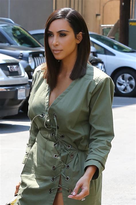 The extensions are gone and we now have kim kardashian short hair with a hint of balayage. Kim Kardashian West Goes for the Blunt Bob | Vogue