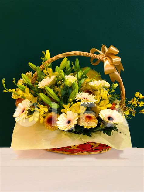 Send flowers and send a smile! Flower and fruit basket in KL | Fast order through WhatsApp