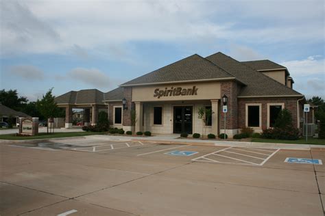 Spirit Bank Edmond - Miller-Tippens Commercial Construction - Tulsa