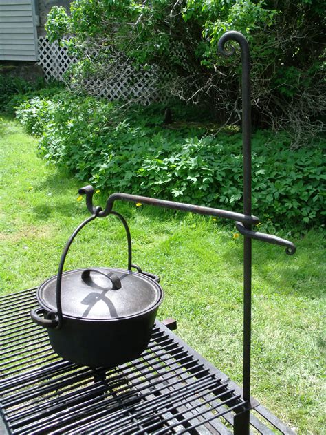 Outdoor Cooking Swinging Arm Cast Iron Pot Hanger Fire Pit Cooking