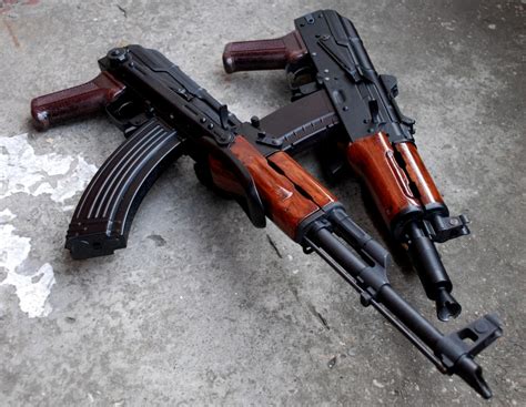Fond Décran Arme Russe Mikhail Kalashnikov Militaire Akms Aks