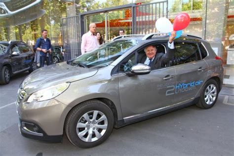 Ray Massey Gets An Exclusive Drive In The Peugeot 2008 Hybrid Air