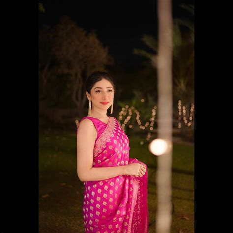 Mariyam Nafees Flaunts Elegance In New Saree Photos