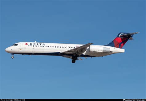 N896at Delta Air Lines Boeing 717 2bd Photo By Richard Toft Id
