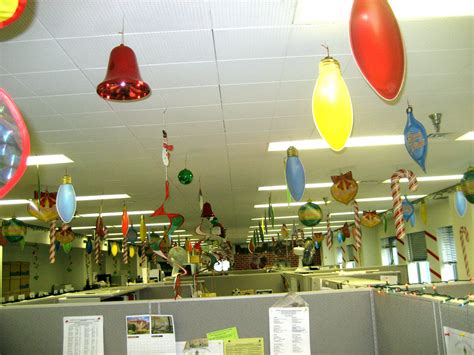 Office decorating ideas for holidays # | inspiring designs in 2019. CHRISTMAS DECORATIONS FOR OFFICE - CHRISTMAS DECORATIONS