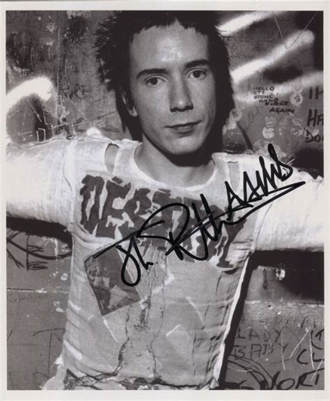 johnny rotten sex pistols signed 8 x 10 photo certificate of authentication 100 genuine