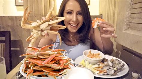 All You Can Eat Crab Legs Buffet In Las Vegas Youtube