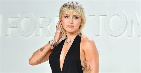 Miley cyrus is the kween of tattoos. Miley Cyrus Forgot How Many Tattoos She Actually Has - And Was Shocked By the Number - POPSTAR!