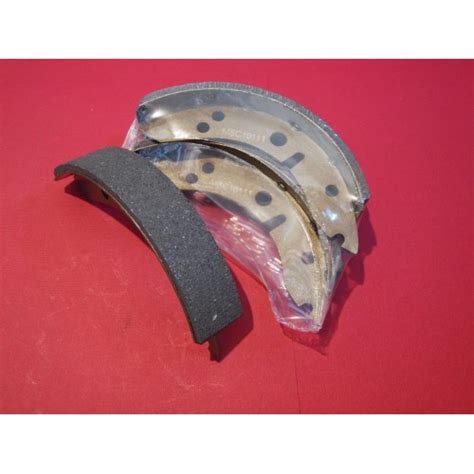 Morris Minor Saloon And Austin Healey Sprite Front Brake Shoes Set 7