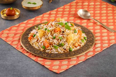 Order Spicy Subz E Biryani Hyderabadi Veg Dum Biryani Serves 1 2 From