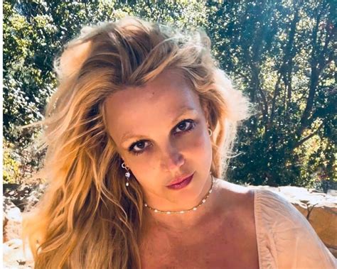 Britney Spears En Plein Craquage Elle Saffiche Compl Tement Nue