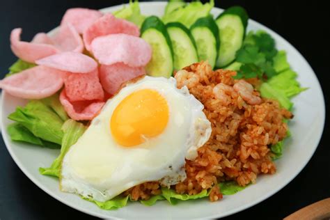 How To Eat Nasi Goreng Indonesias Fried Rice