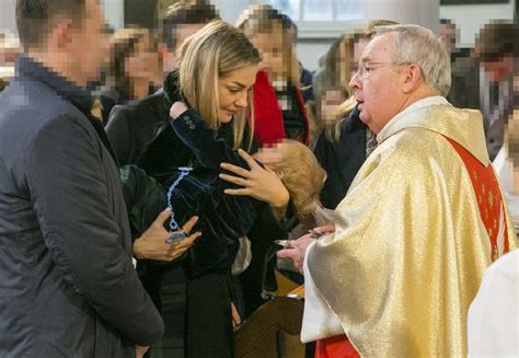 Kobiety przejmowały większość zadań związanych z opieką nad dziećmi i domem. Małgorzata Socha ochrzciła syna ZDJĘCIA - Super Express ...