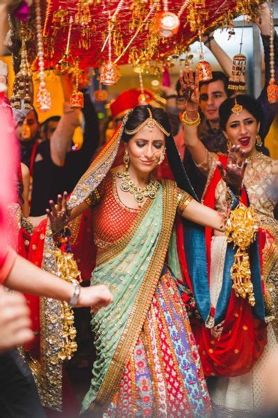 Bridal wedding gift for best friend female indian. #BFFtasklist: Checklist For The Best Friend Of Every Bride!