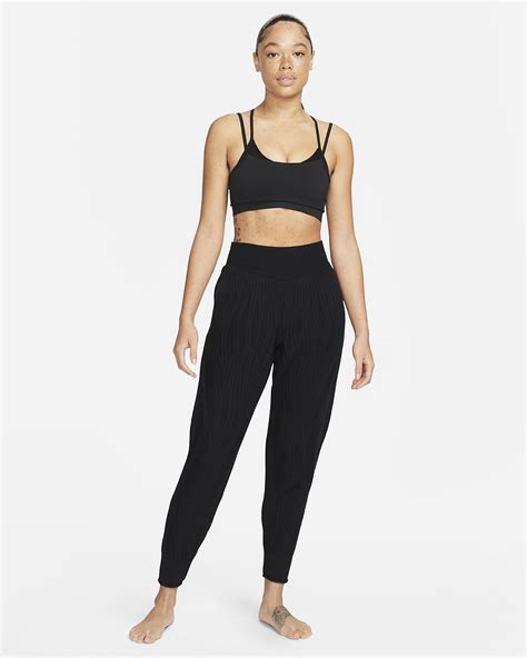 Nike Yoga Dri Fit Adv Indy Womens Light Support Seamless Non Padded