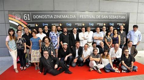 Desfile De Actores Y Directores Por El Festival De San Sebastián