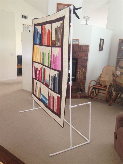 DIY photo booth frame from PVC pipes #bookquilt | Diy photo booth