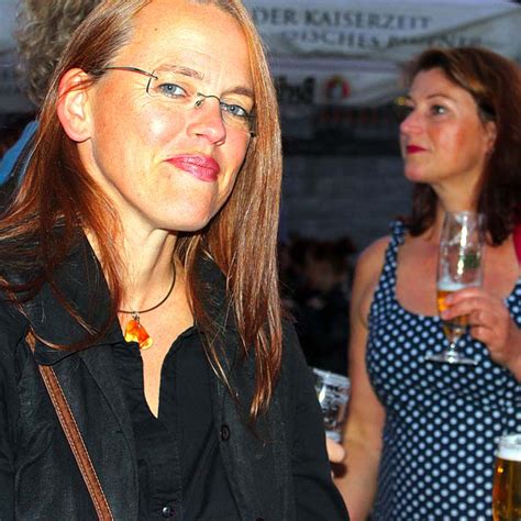 I believe sarah was intrigued by uwe's desire for her and. Sommerfest der Berliner Gestalten 2013