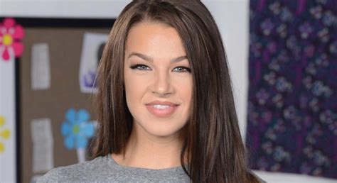 2024 Evelin Stone Wikibio Age Height Net Worth