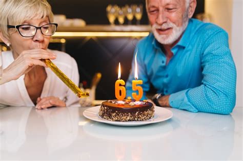 Premium Photo Happy Senior Couple Celebrating Birthday Together