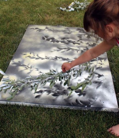 Check Out This Super Simple Tutorial To Make Gorgeous Spray Paint Art The Kids Loved Doing This