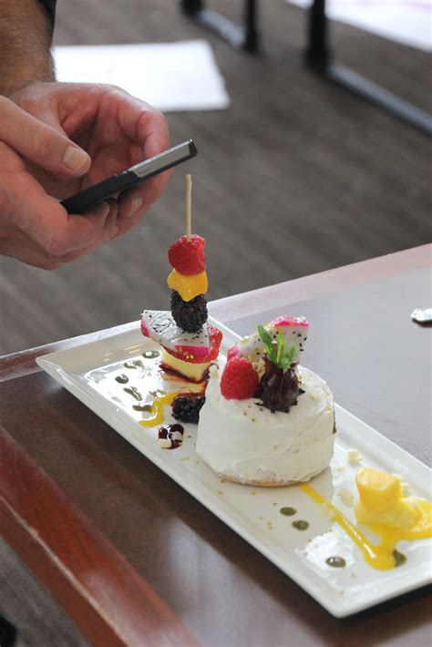 The most common fine dining dessert material is porcelain & ceramic. It's All 'A Matter Of Taste' at IMA! - Kahns Catering