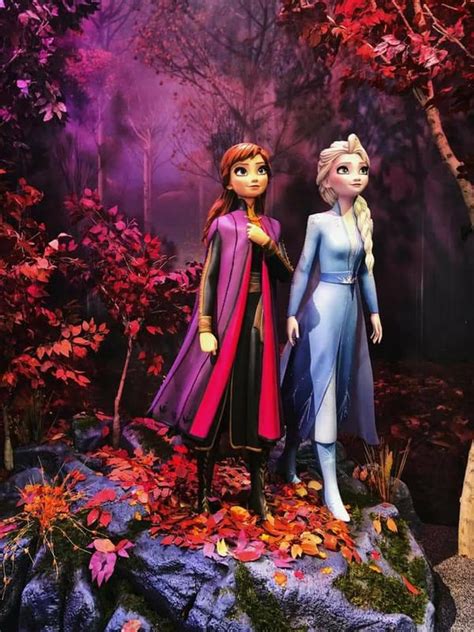 Frozen 2 Elsa And Anna Statues By Queenelsafan2015 On Deviantart