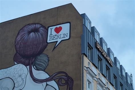 the best street art tours in berlin