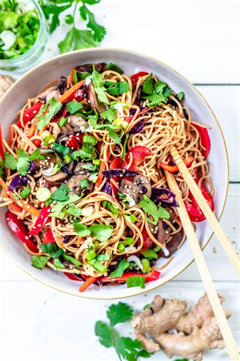This easy and healthy chicken lo mein has all the flavor you expect without all the extra calories and fat! Quick and Easy Vegetable Lo Mein | Vegan Recipe | Two Spoons