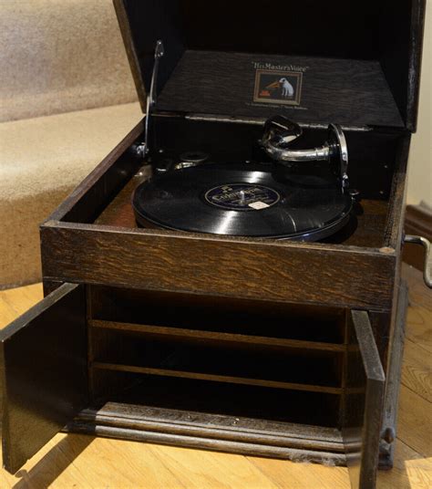 Hmv Oak Gramophone Model 109 Circa 1926 In Dunoon Argyll And Bute