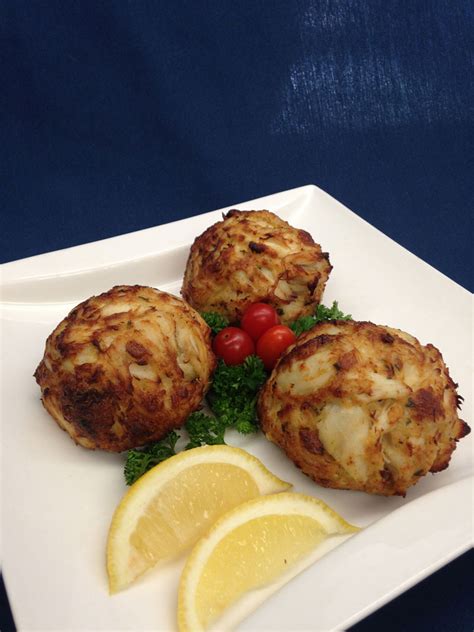 Jumbo lump is more expensive, but has a firmer, meatier texture. The Best Condiment for Crab Cakes - Best Round Up Recipe ...