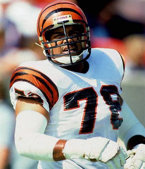 Anthony Munoz Nfl Players Nfl History Nfl Hall Of Fame