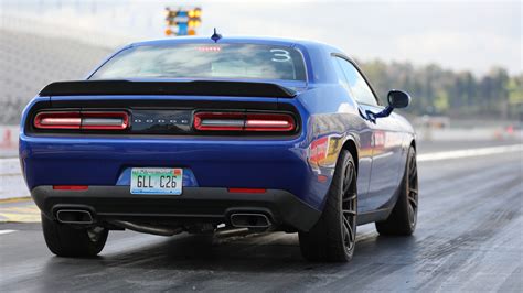 Video Watch This 2019 Dodge Challenger 1320 Take Down A Tesla Model 3