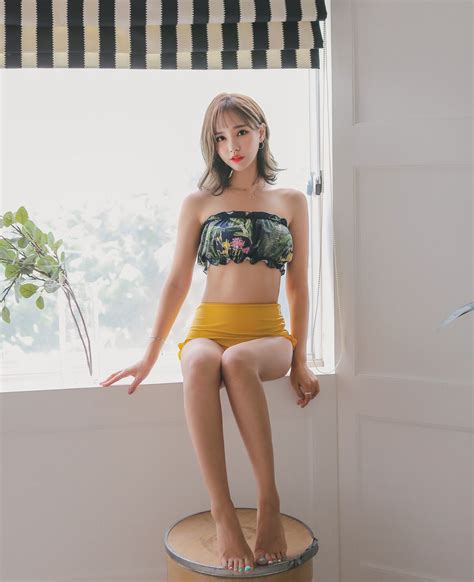 Yeon Ji Eun Lovely Bikini Picture And Photo Best Hottie