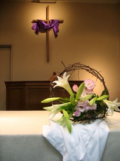 You've waited all year to brighten and scent your home with holiday plants and bushes. Inexpensive Easter decorations for the church